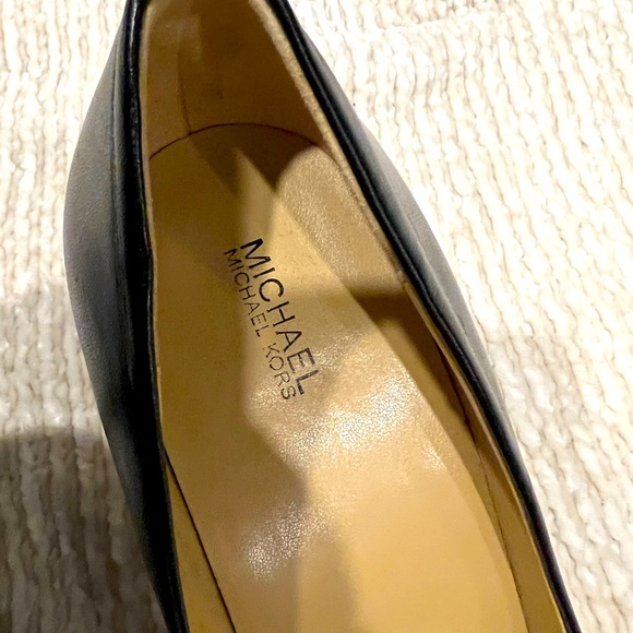 Michael Kors Black Leather Pointed Toe Pumps - Picture 8 of 10